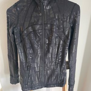 Lulu zip up.  Good condition